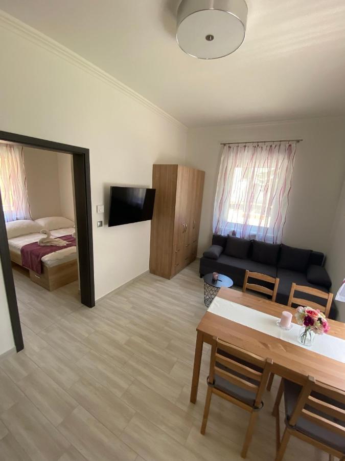 Affittacamere Karinthy ház Siófok Esterno foto